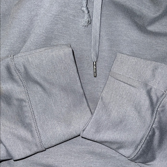 Vuori Sunday Element Hoodie Size Medium - Picture 8 of 9